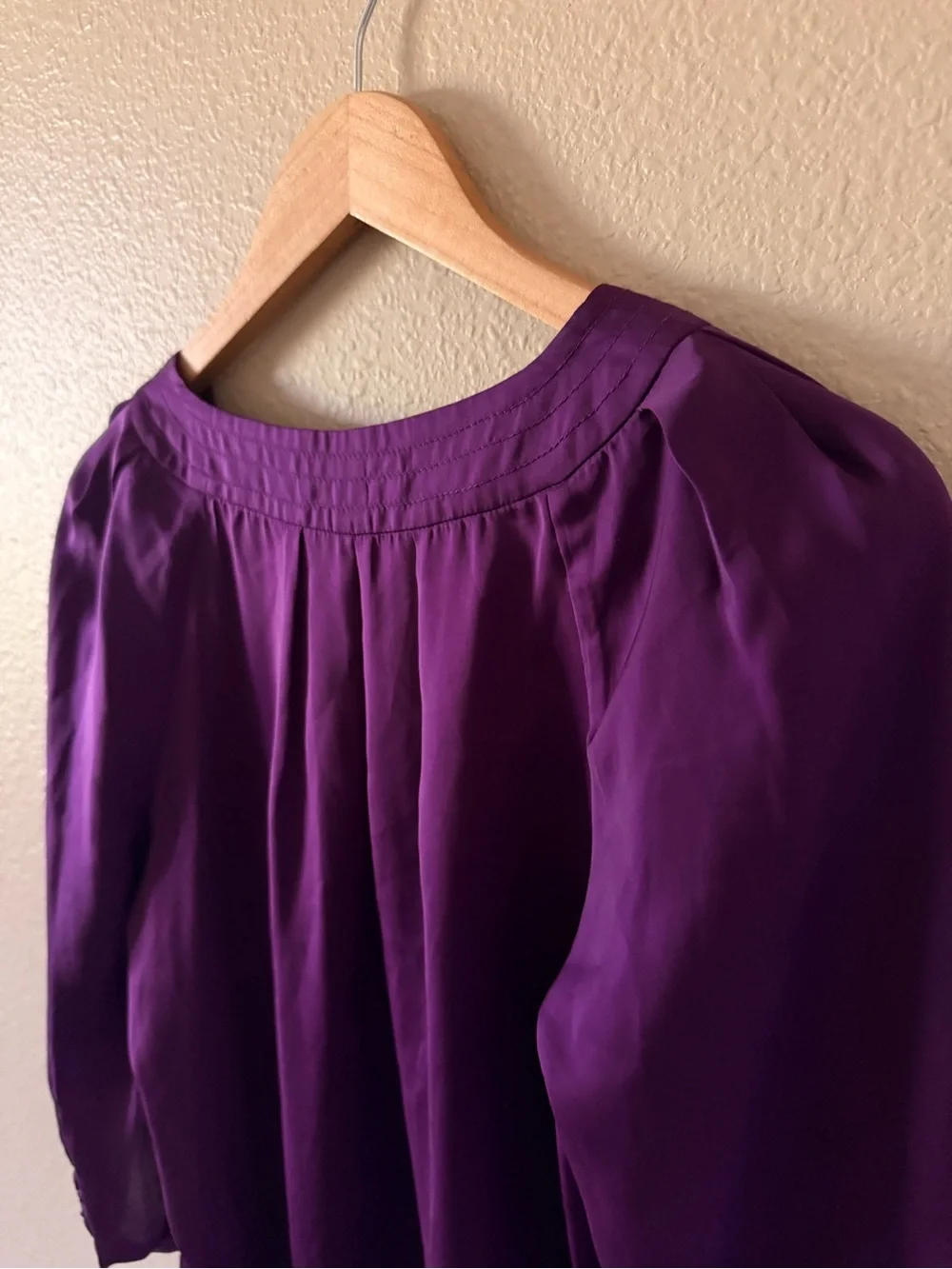 Banana Republic Violet V-Neck Puff Sleeve Blouse
